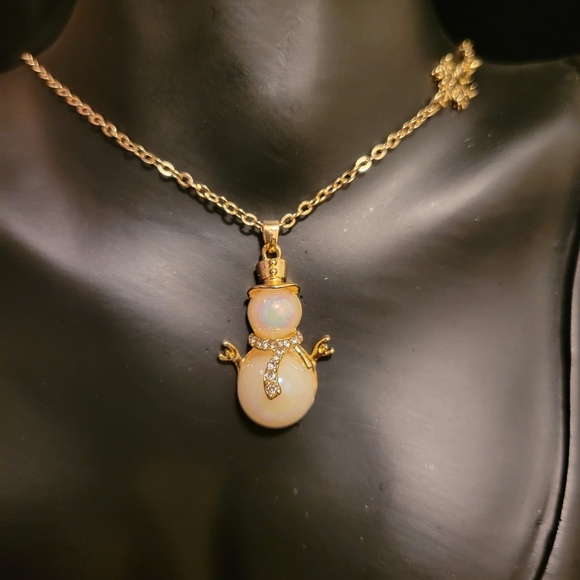 2/$20 X-Mas Irredescent Snowman Necklace - Picture 3 of 5